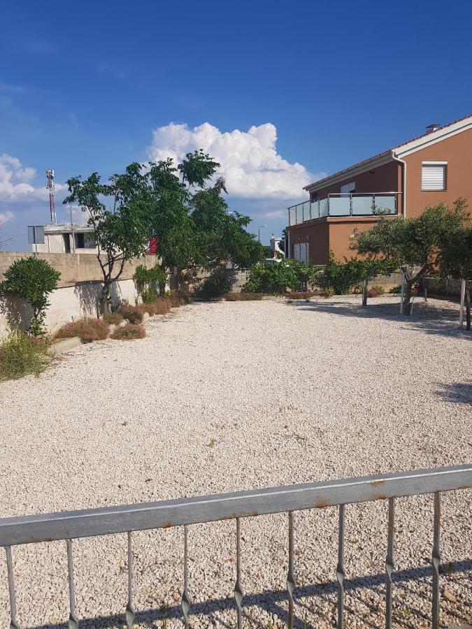 Apartment Simpatico Vir Dış mekan fotoğraf