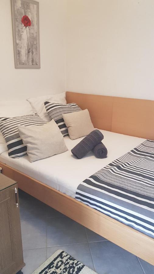 Apartment Simpatico Vir Dış mekan fotoğraf